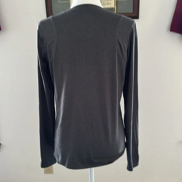 Zella Women's Top Activewear/Performance Long Sleeves With Thumb Holes Med. Gray - Picture 9 of 13